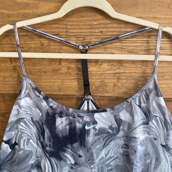 Nike Tank Top - Picture 3 of 8